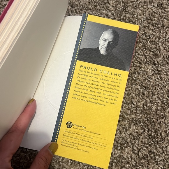 The Alchemist 25th Anniversary Edition Paul Coelho Book - Picture 4 of 4